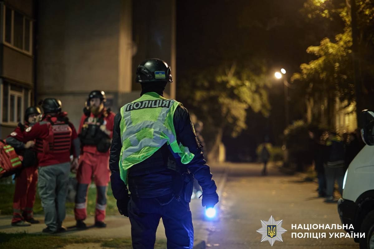 Поліцейський на місці обстрілу