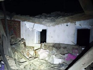 Зруйнований дроном будинок у селі Добренька на Харківщині, 7 жовтня 2026