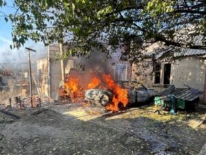 Пожежа від обстрілу в селі Хотімля на Хаоківщині