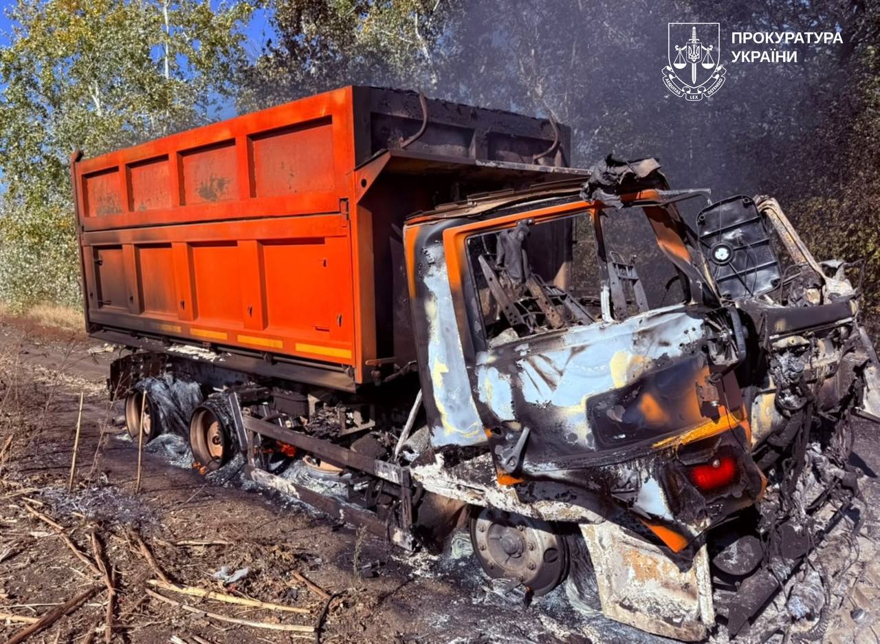Пошкоджена дроном вантажівка в Чорноглазівці на Харківщині, 11 жовтня 2026