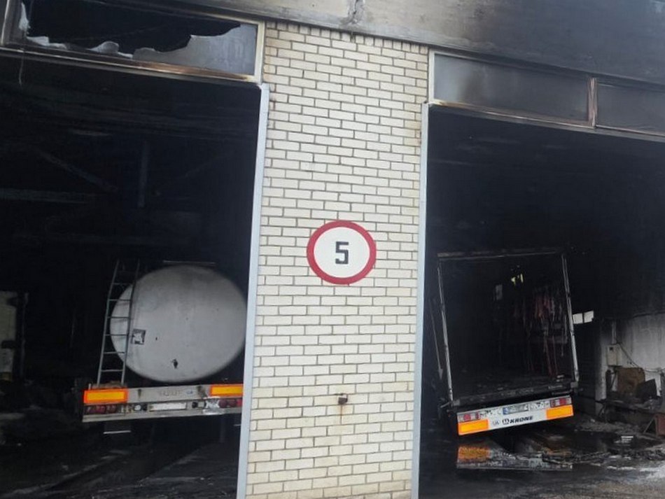 Удар по підприємству в Дергачах 14 жовтня: поранений працівник помер у лікарні Уражений дроном цех у Дергачах на Харківщині, 14 жовтня 2026
